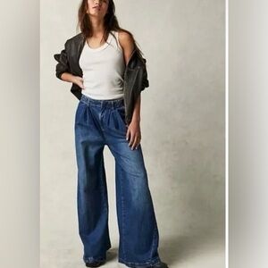 NWT We the Free Equinox Denim Trouser Jeans Barrel Free People Dark Wash Size 28